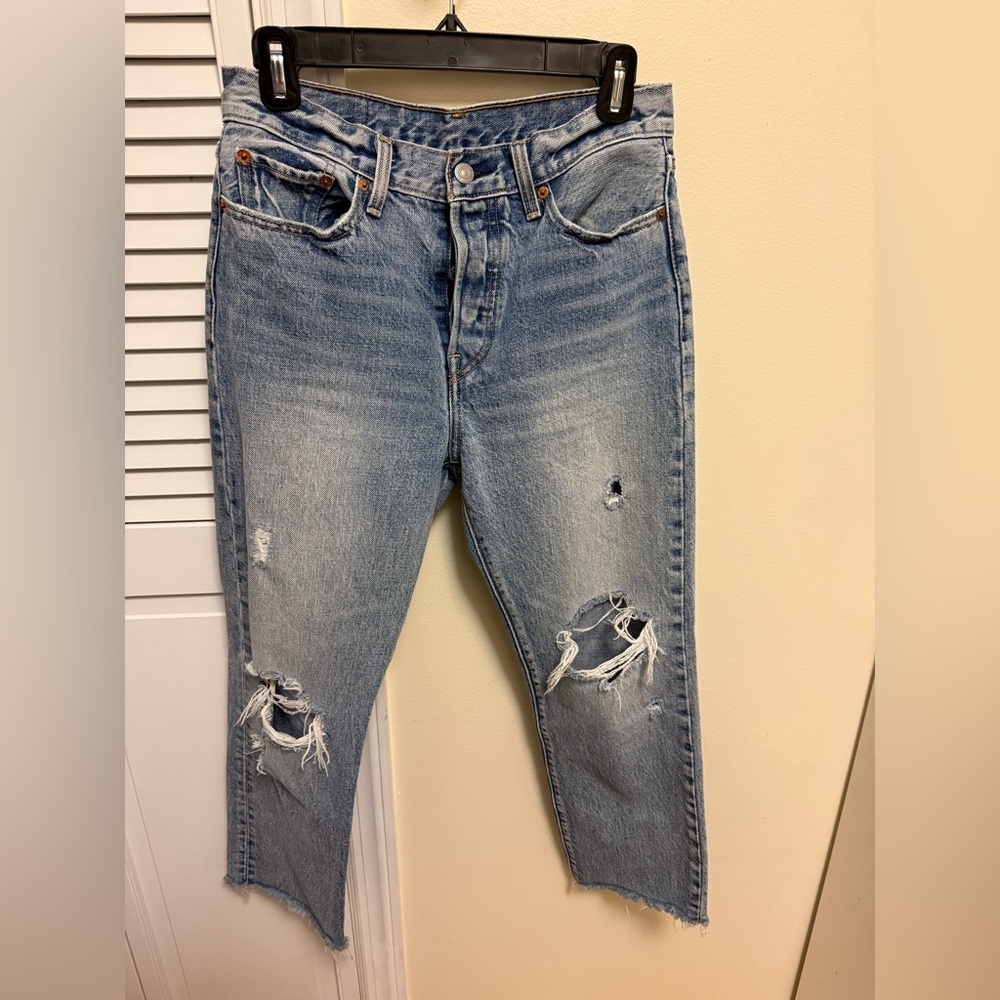 Levi’s Wedgie Straight Cropped Distressed Jeans